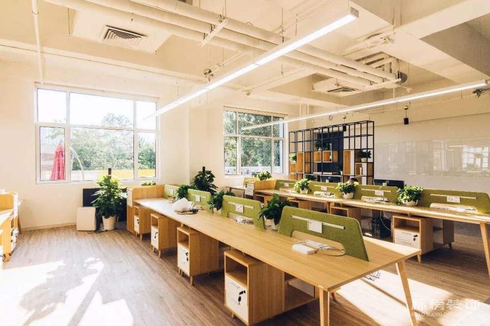 深圳辦公室裝修完成后如何進(jìn)行保潔工作？